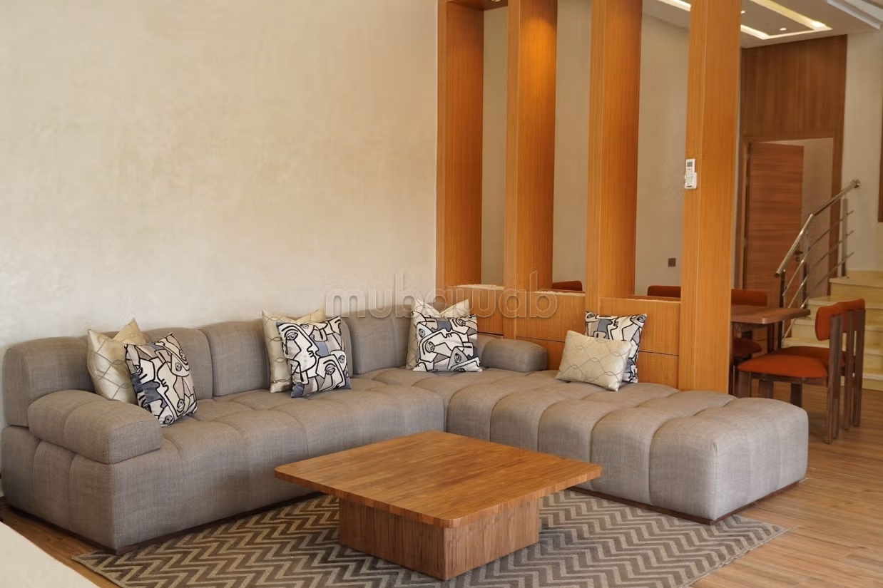 Sous Location villa de haut standing à Route Amizmiz. Surface totale 2600 m². Bien meublé