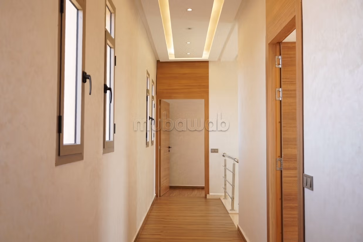Sous Location villa de haut standing à Route Amizmiz. Surface totale 2600 m². Bien meublé