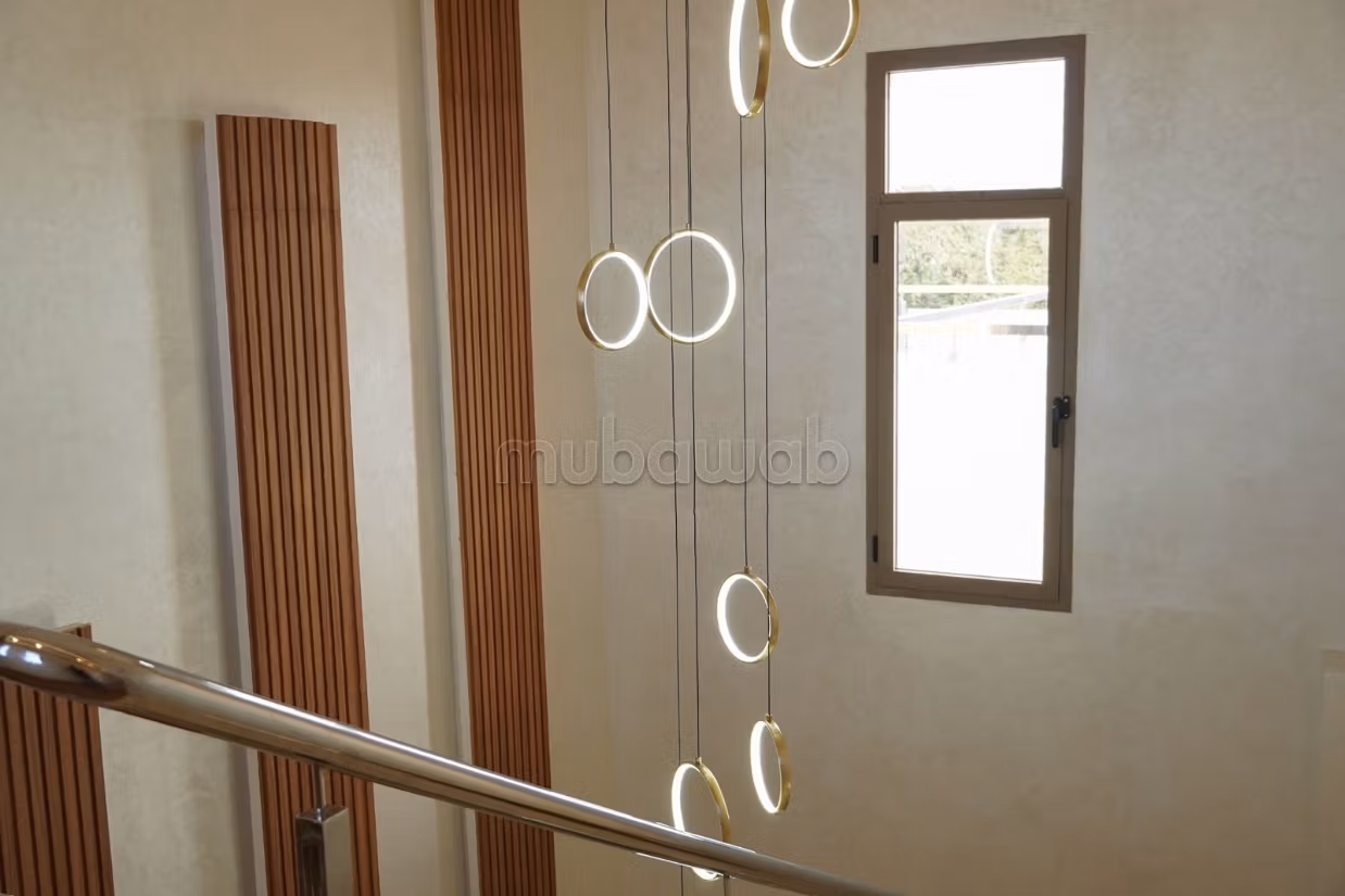 Sous Location villa de haut standing à Route Amizmiz. Surface totale 2600 m². Bien meublé