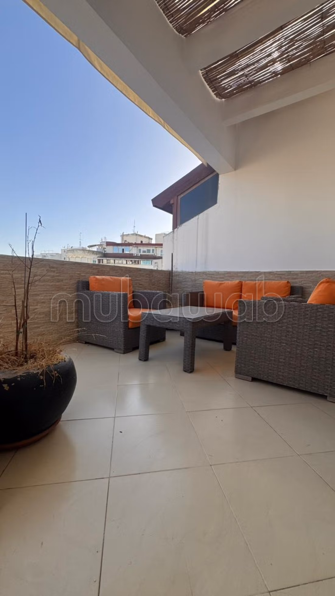 Appartement avec terrasse à côté de l'école française — 3