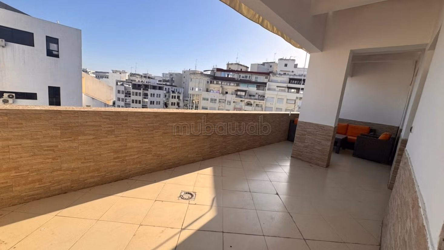 Appartement avec terrasse à côté de l'école française — 4