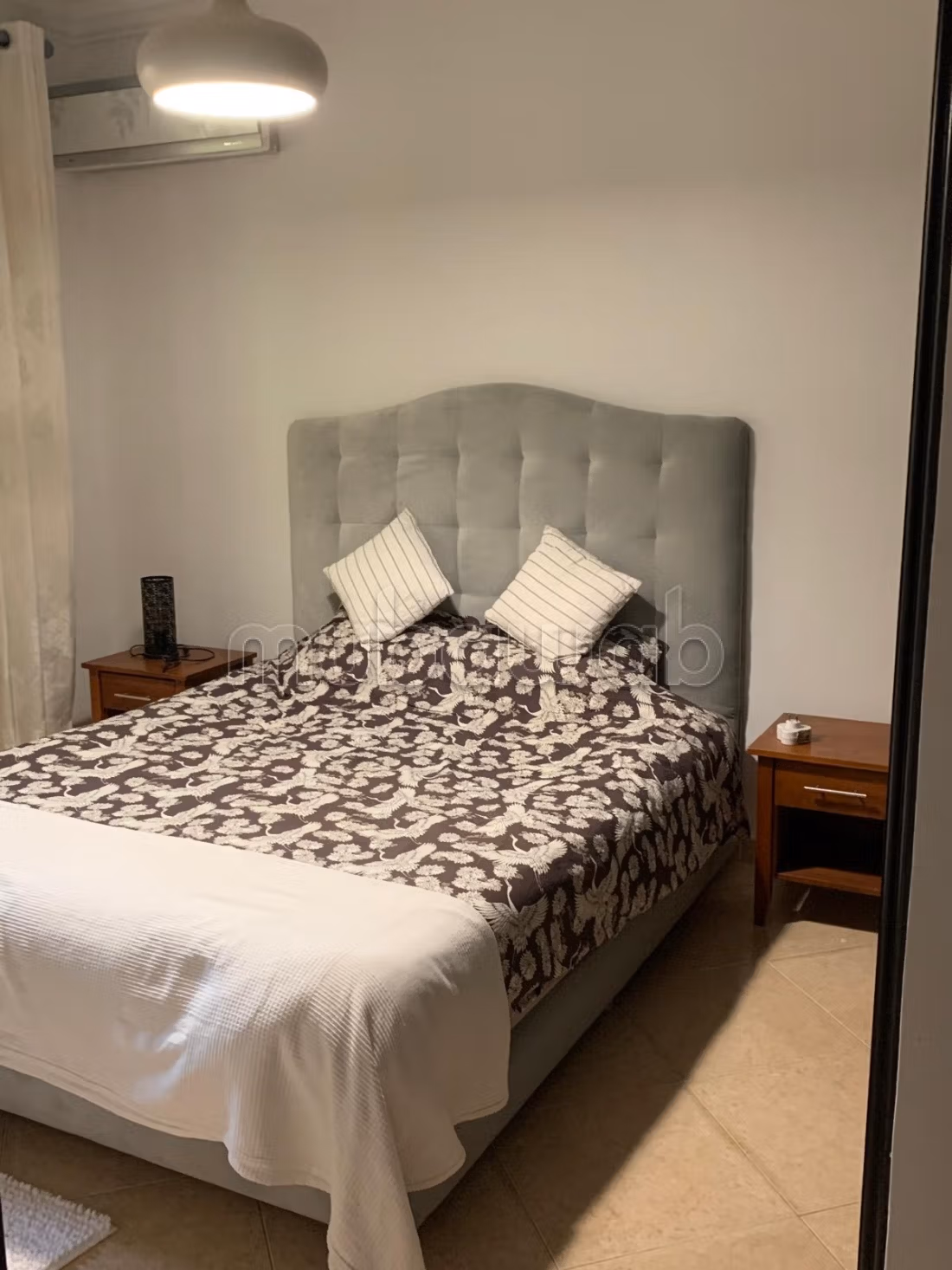 Appartement à louer à Gauthier.
Superficie 178 m².
Meublé — 4