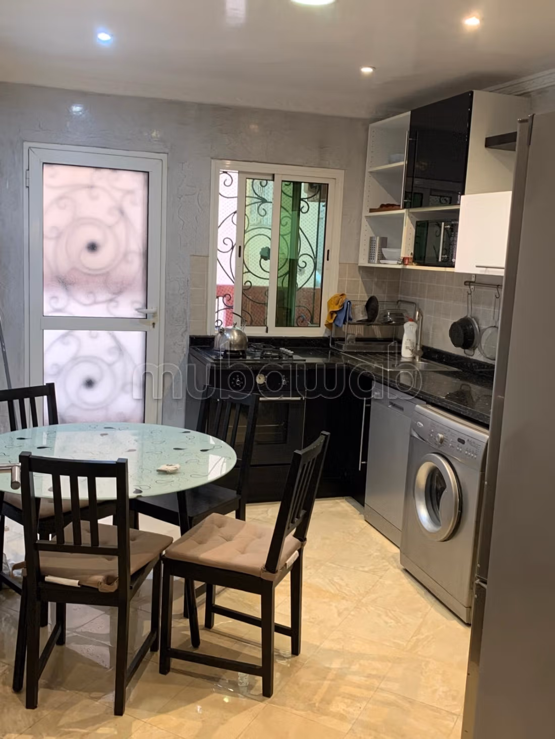 Appartement à louer à Gauthier.
Superficie 178 m².
Meublé — 5