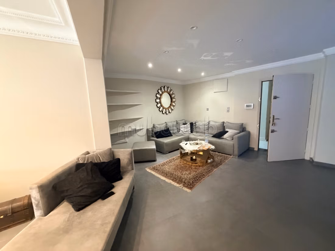 Bel appartement en location à Maârif Extension.
3 belles chambres.
Bien meublé — 4