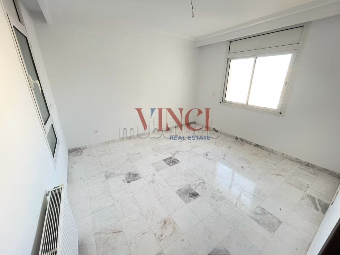 In vendita un Appartamento in S3 ad Ain Zaghouan Nord