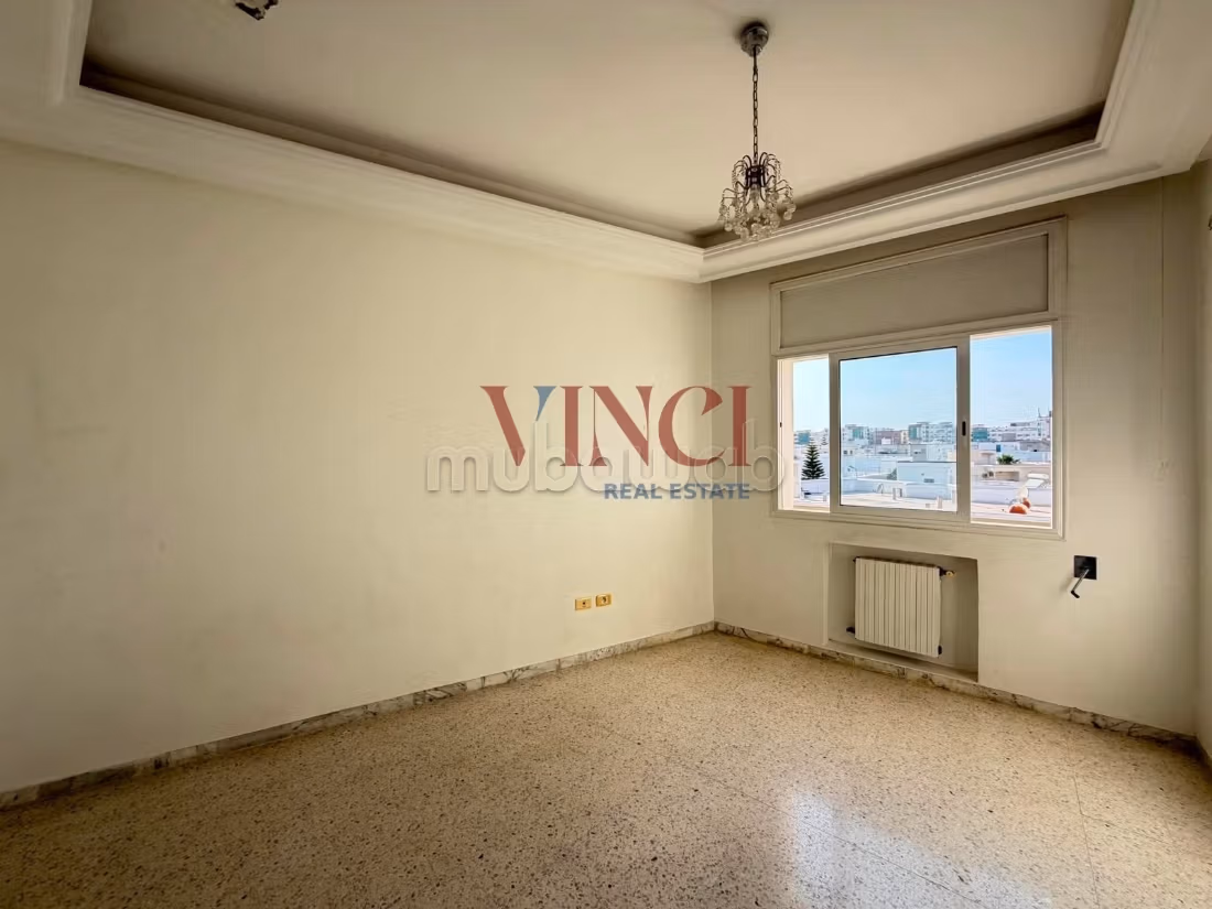 A vendre un appartement en S3 Jardin de L'aouina