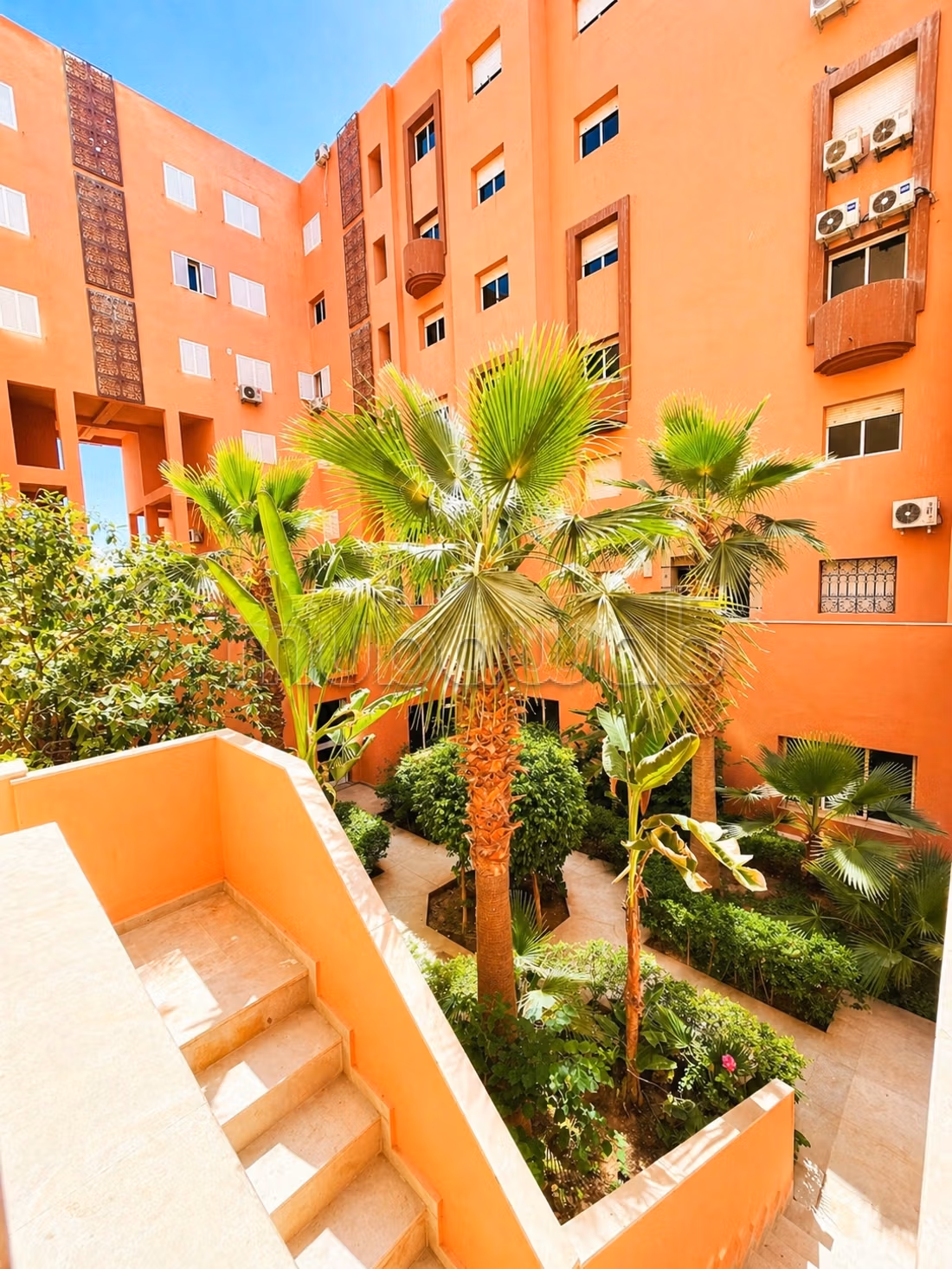 Studio meublé, résidence sécurisée 24h/24, piscine