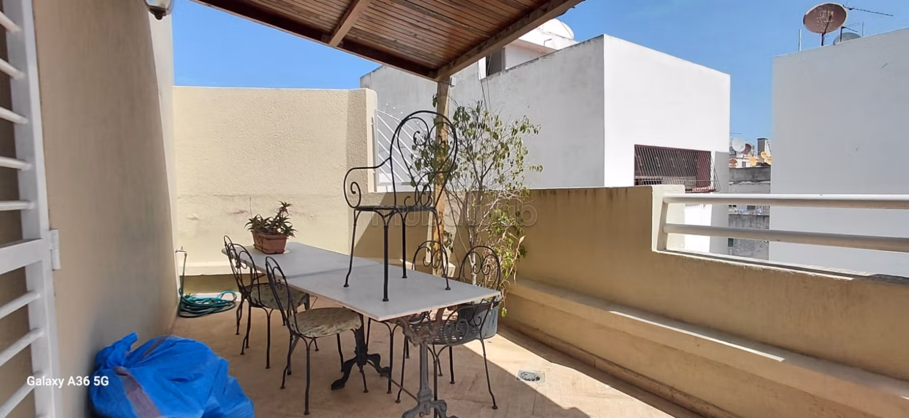 Apartment with large terrace