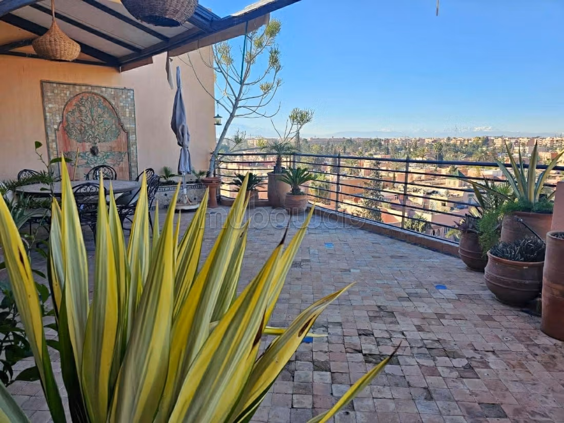 3 chambres vide ou meuble avec grande terrasse