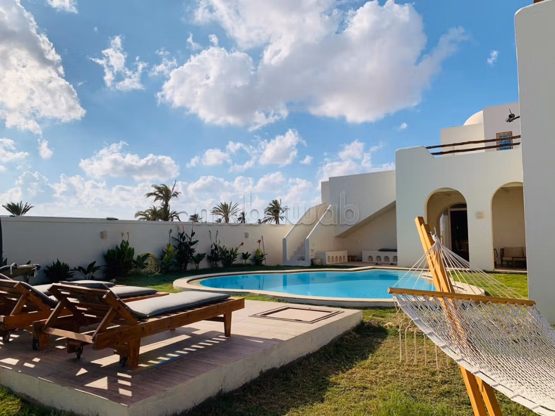 Magnificent villa for rent for your holidays in Aghir. Area 500 m². Satellite system and secure residence
