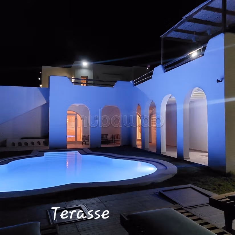 Magnificent villa for rent for your holidays in Aghir. Area 500 m². Satellite system and secure residence