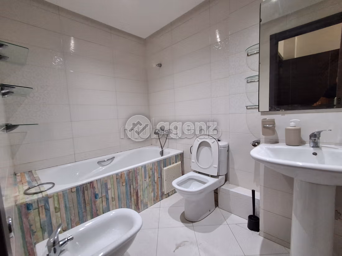 Appartement à vendre 133 m², 4 chambres Aïn Sebaâ Casablanca