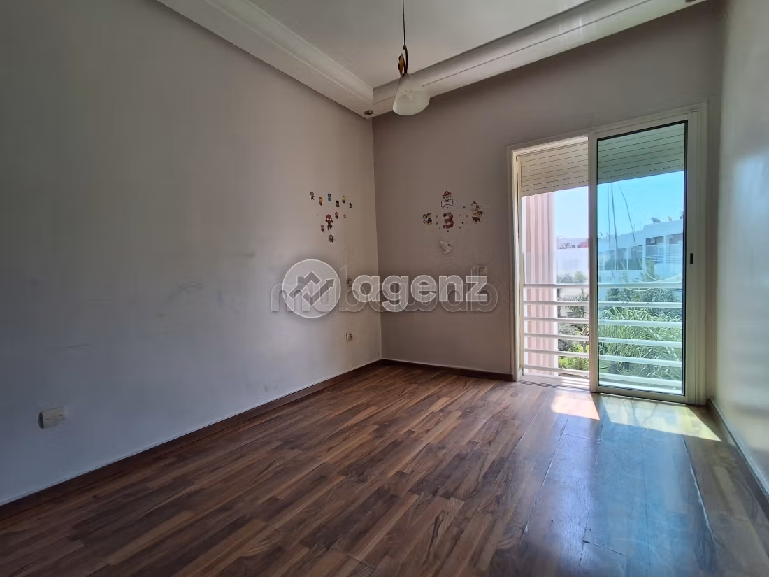 Appartement à vendre 133 m², 4 chambres Aïn Sebaâ Casablanca