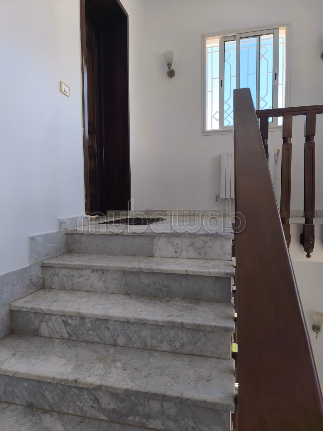 Superb apartment for rent in La Marsa Ville. 1 beautiful bedroom. Quiet environment with mountain view, central heating