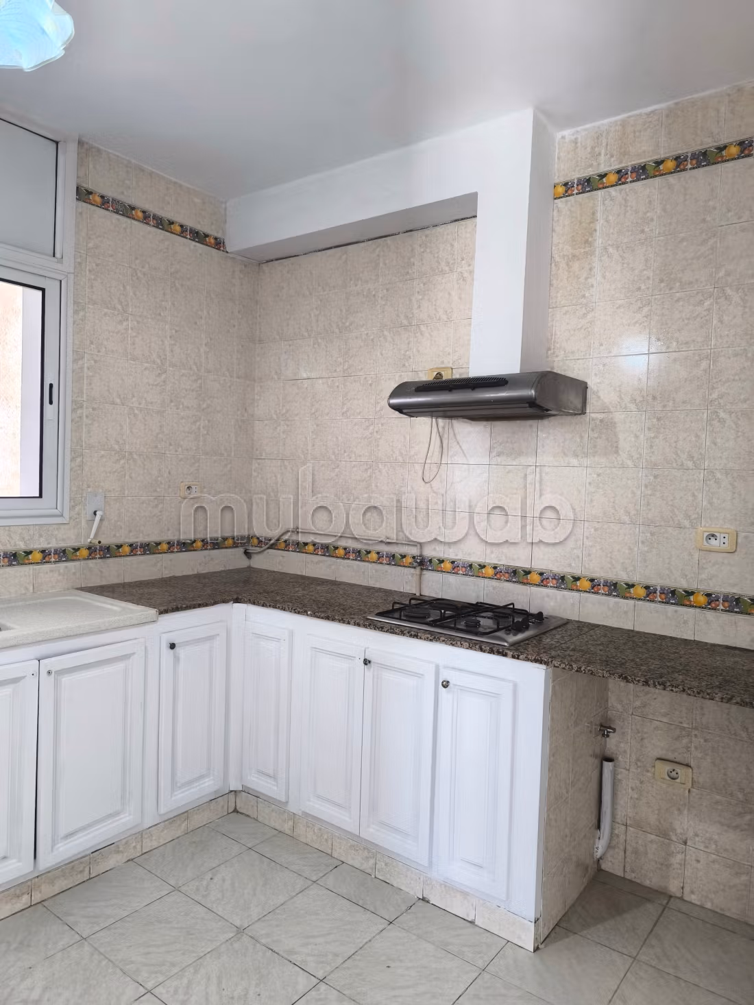 Superb apartment for rent in La Marsa Ville. 1 beautiful bedroom. Quiet environment with mountain view, central heating