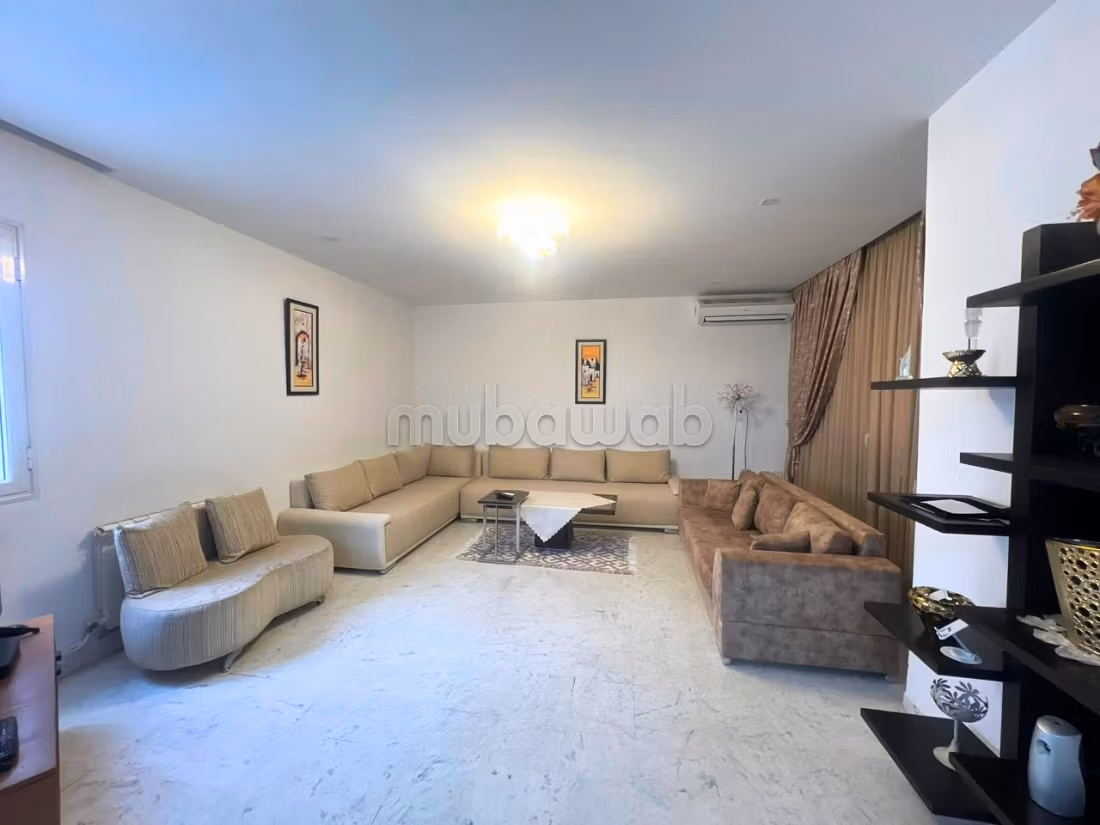 In vendita una villa indipendente con piscina