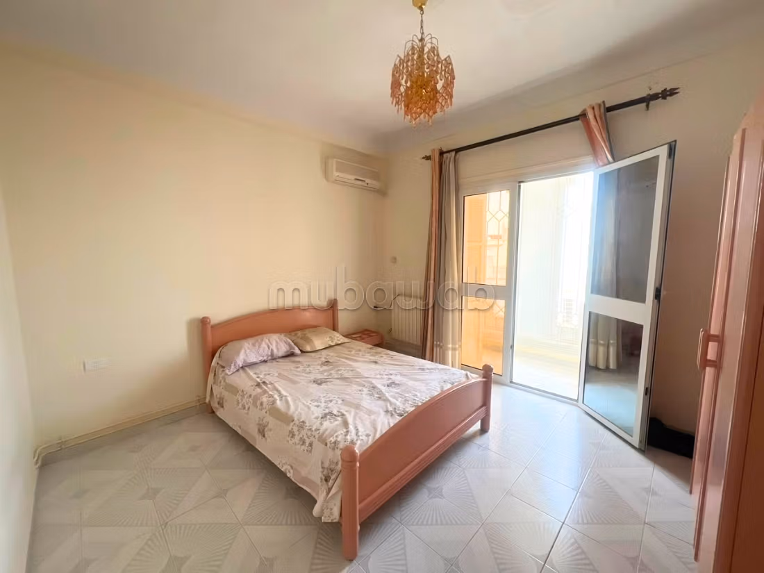 In vendita una villa indipendente con piscina