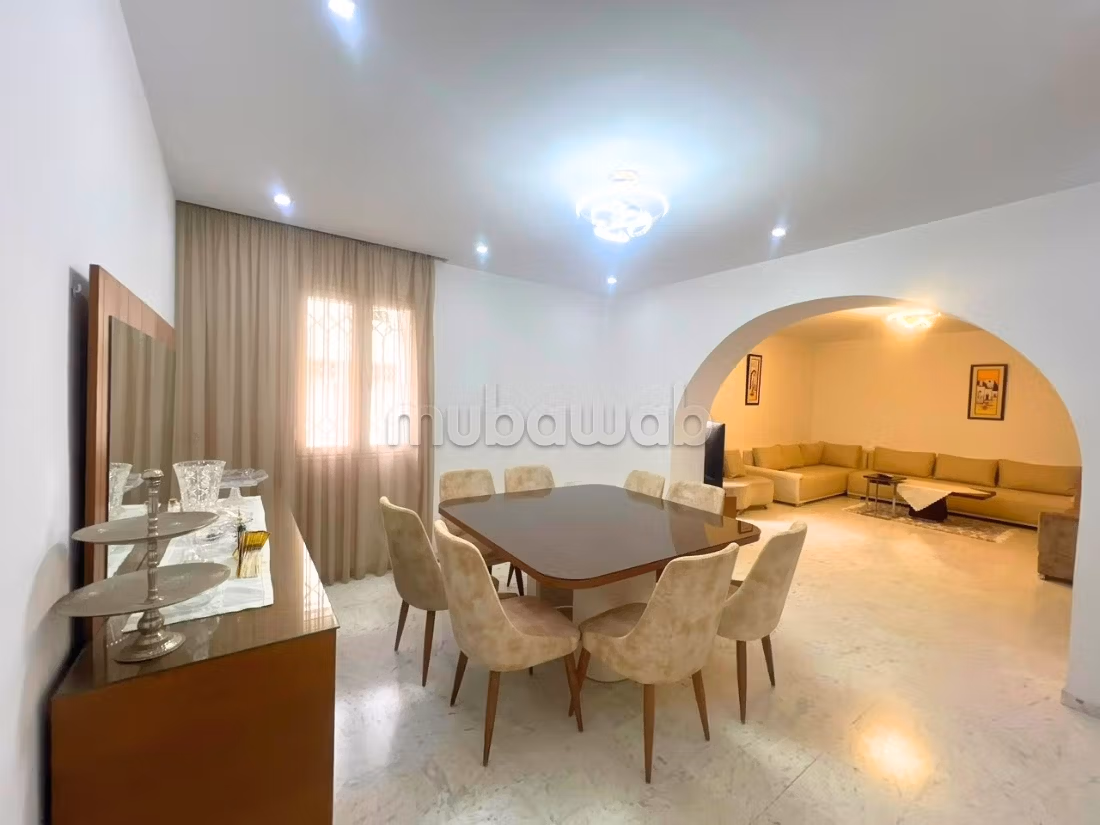 In vendita una villa indipendente con piscina