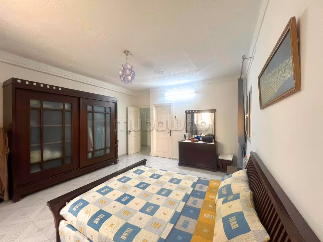 In vendita una villa indipendente con piscina