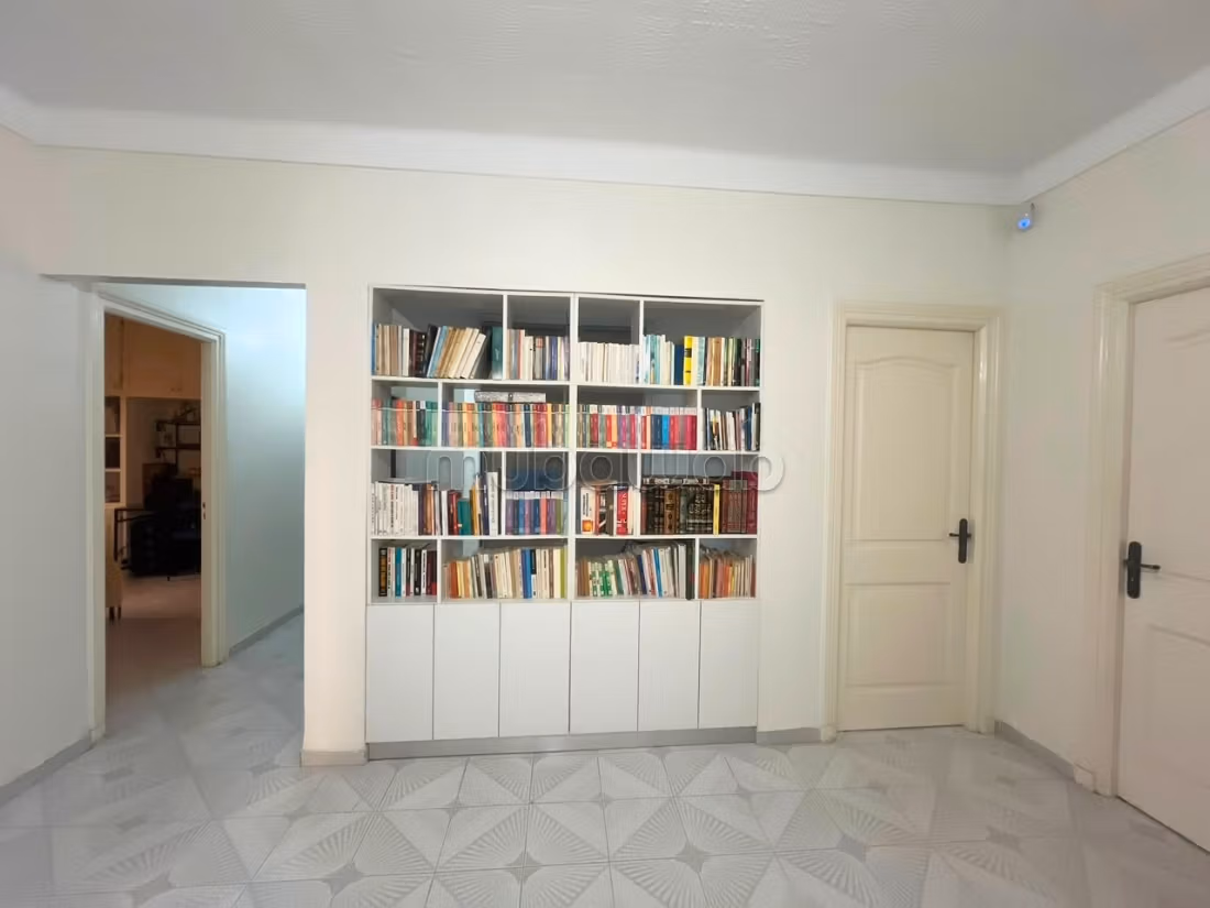In vendita una villa indipendente con piscina