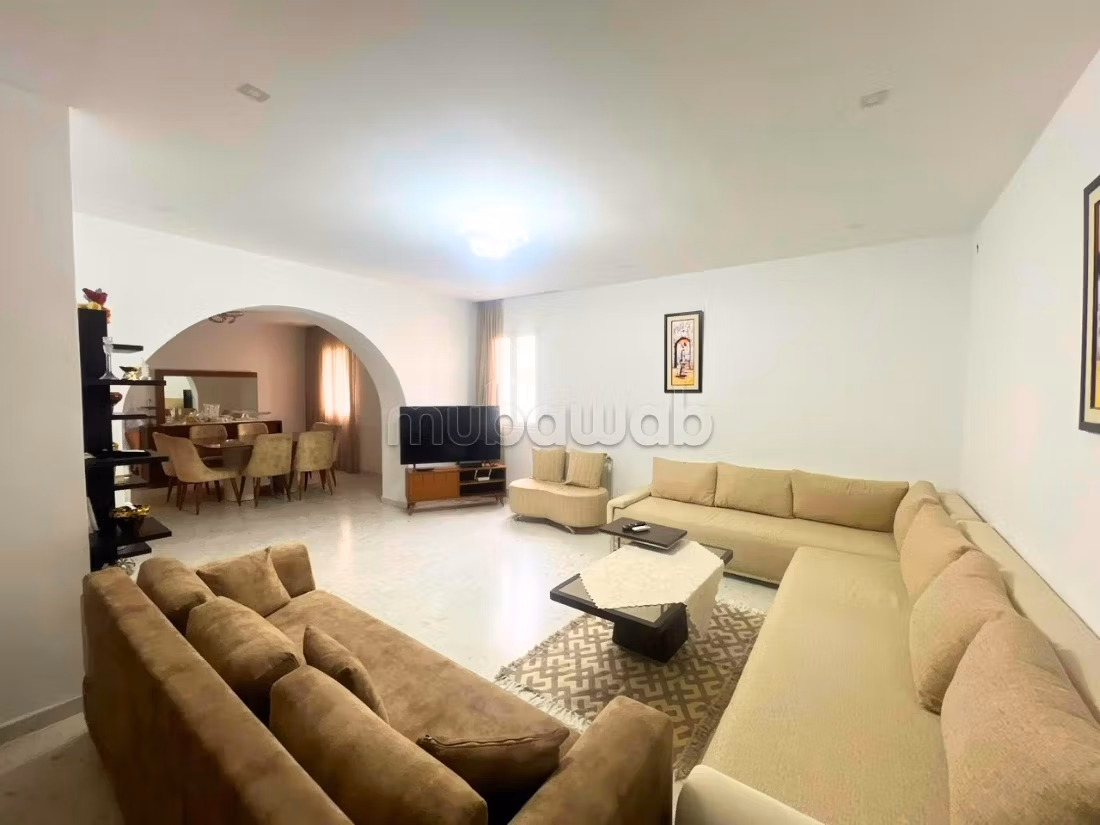 In vendita una villa indipendente con piscina
