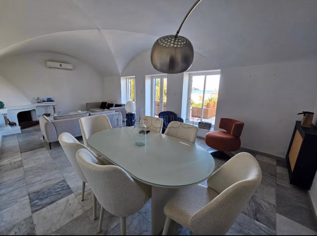 Una Proprietà Rara e Privata a Marsa Cube