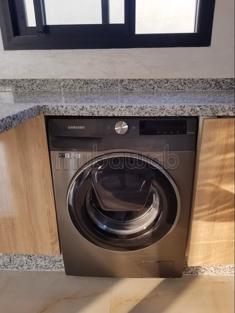 Hoge kwaliteit villa te huur. 3 mooie kamers. Goed ingericht