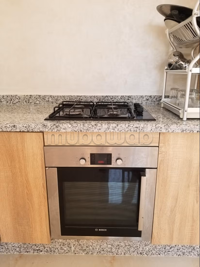 Hoge kwaliteit villa te huur. 3 mooie kamers. Goed ingericht