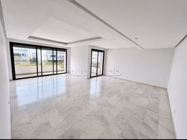 Bel appartement vide Residence avec piscine