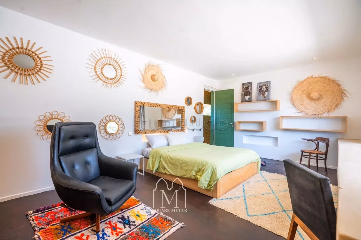 Superba casa con 4 camere da letto e piscina e AVNA