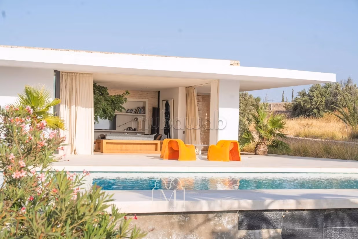 Superba casa con 4 camere da letto e piscina e AVNA