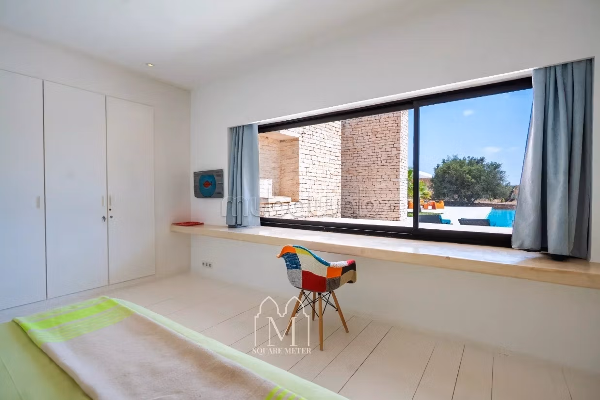 Superba casa con 4 camere da letto e piscina e AVNA