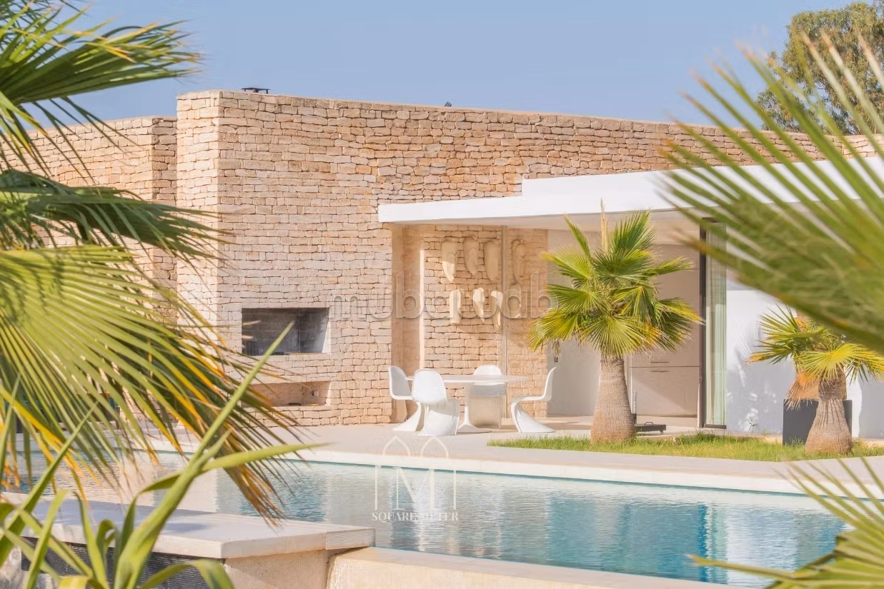 Superba casa con 4 camere da letto e piscina e AVNA