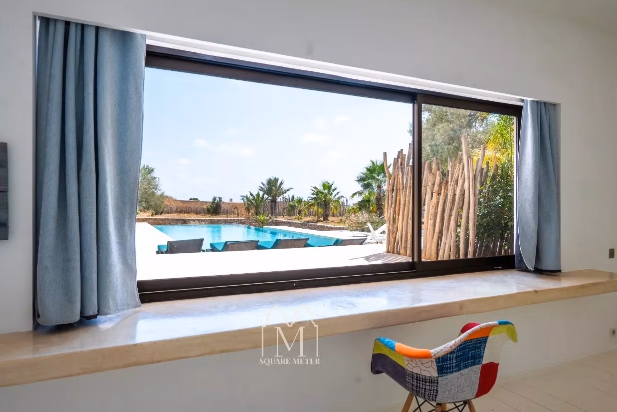 Superba casa con 4 camere da letto e piscina e AVNA