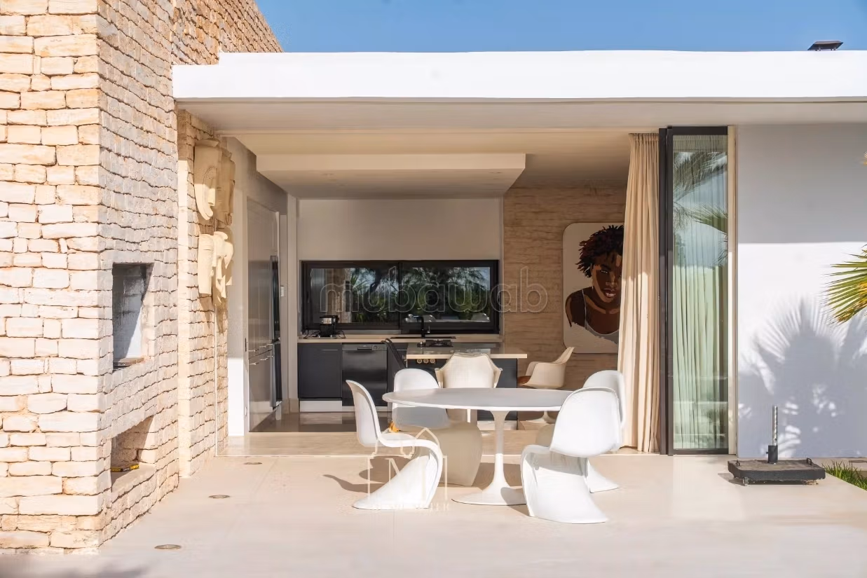 Superba casa con 4 camere da letto e piscina e AVNA