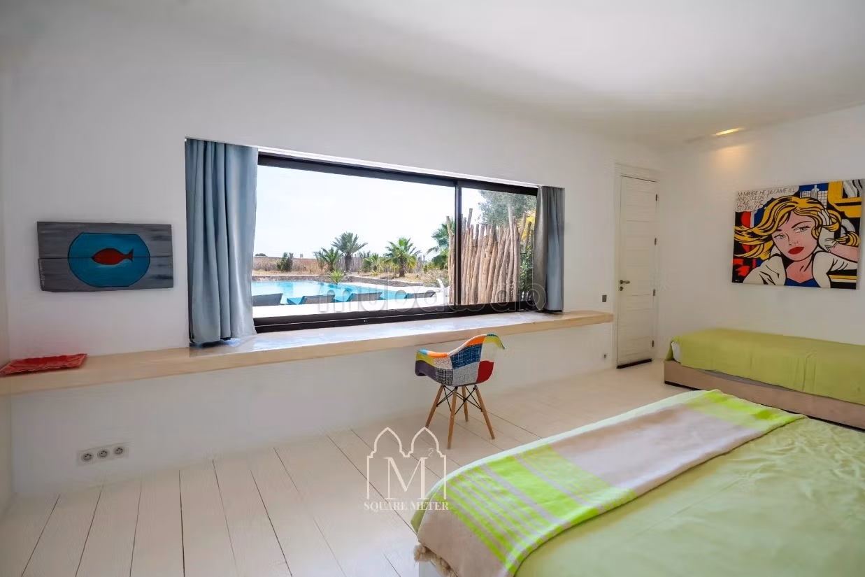 Superba casa con 4 camere da letto e piscina e AVNA