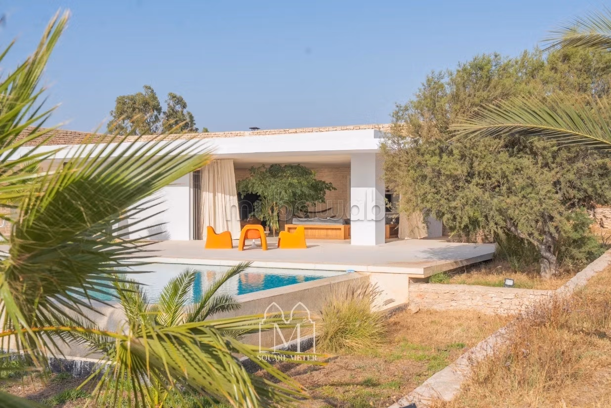 Superba casa con 4 camere da letto e piscina e AVNA