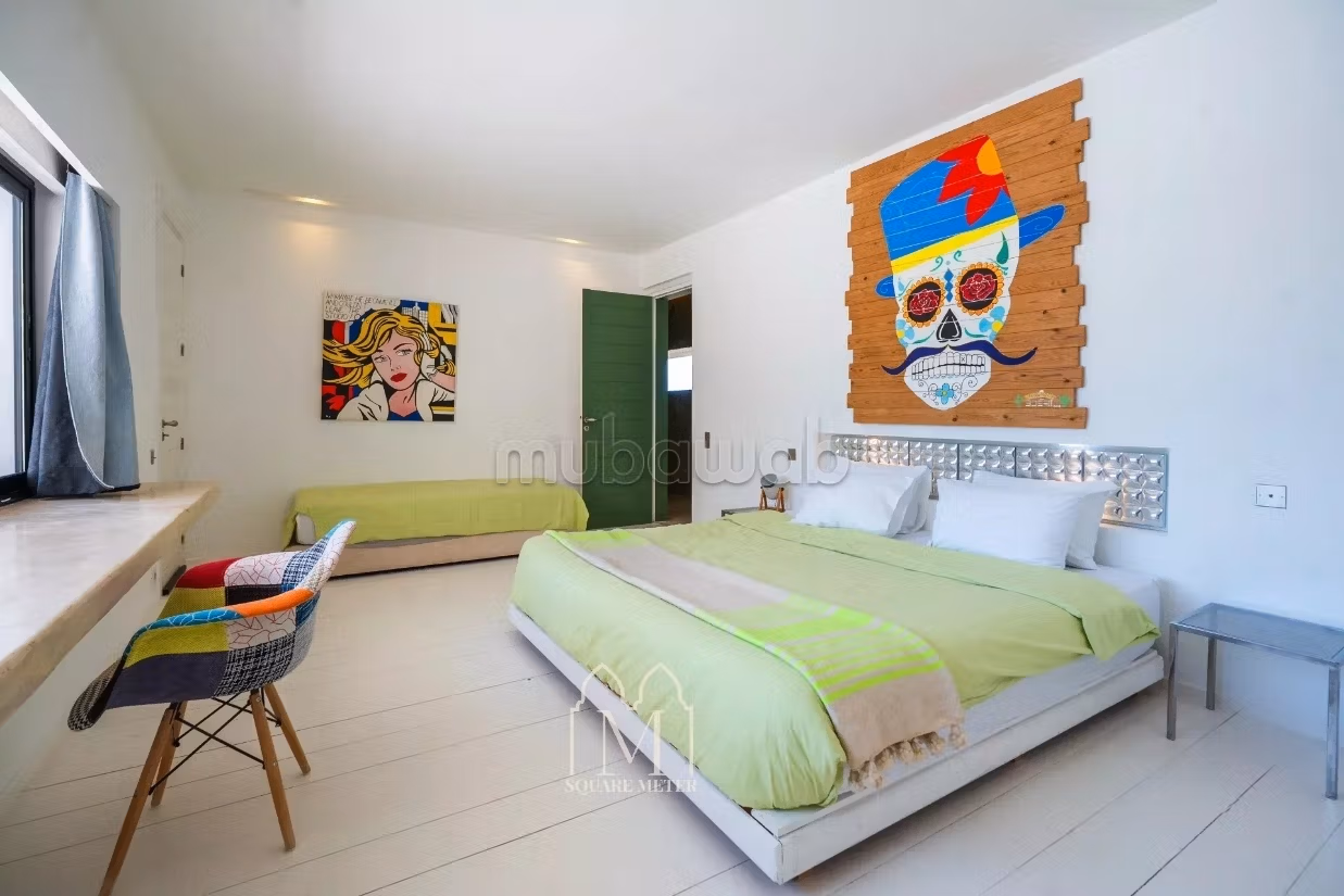 Superba casa con 4 camere da letto e piscina e AVNA