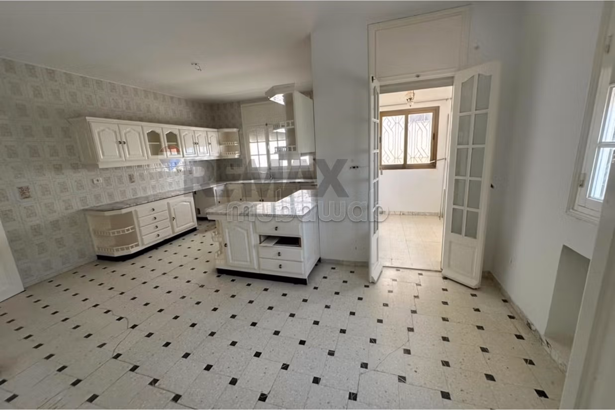 À Vendre Villa indépandate de 400 m² à Ennasr 1