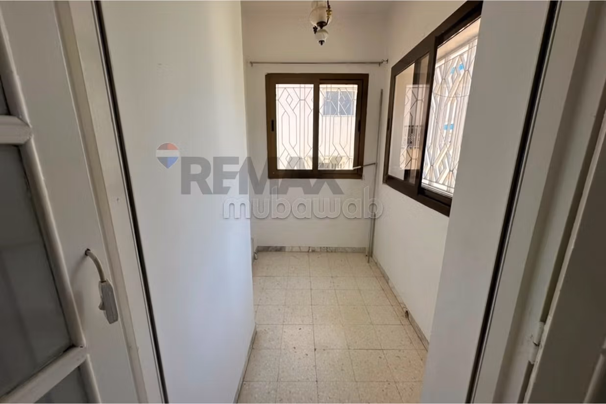 À Vendre Villa indépandate de 400 m² à Ennasr 1