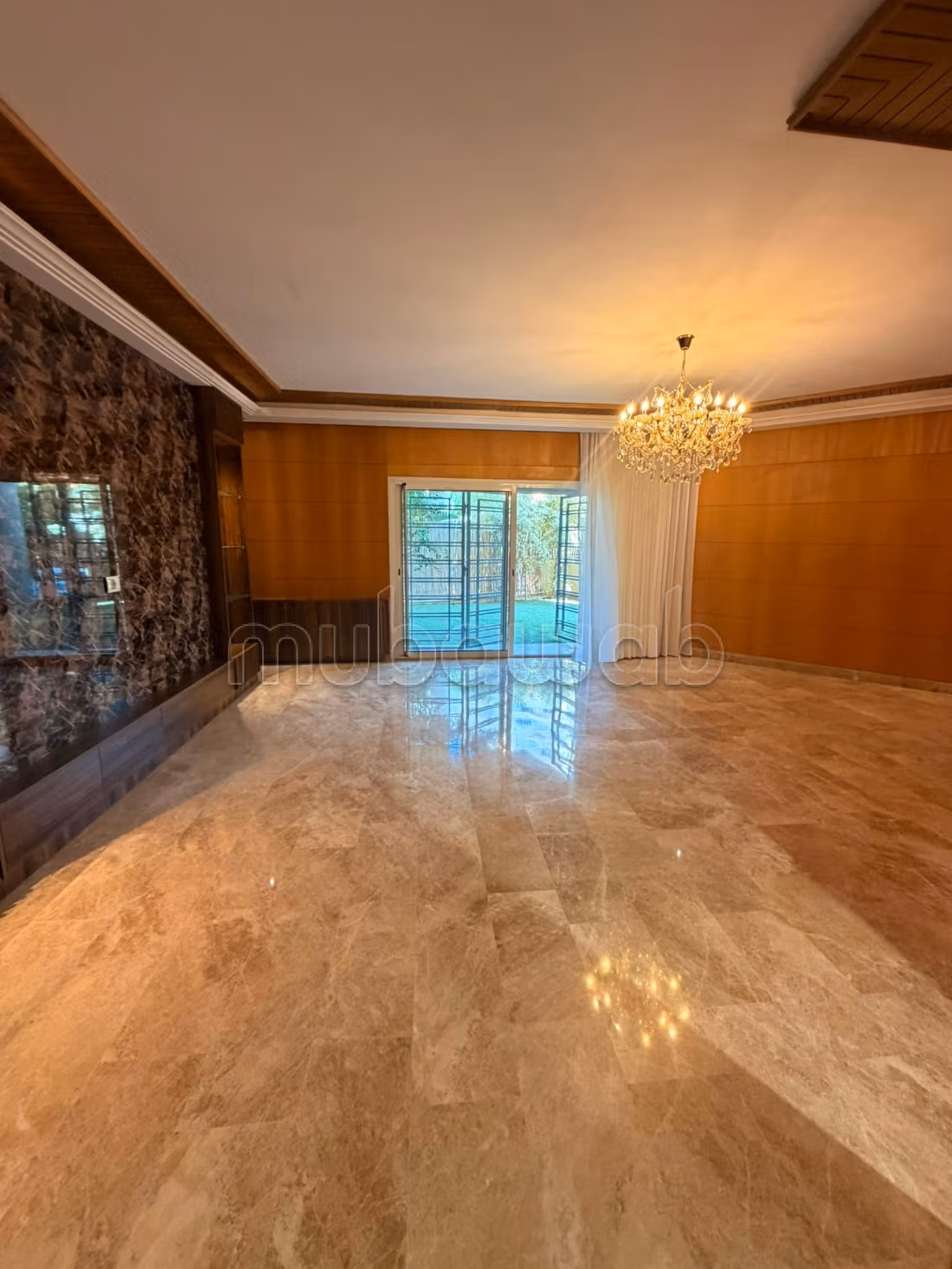 Magnificent apartment with private garden