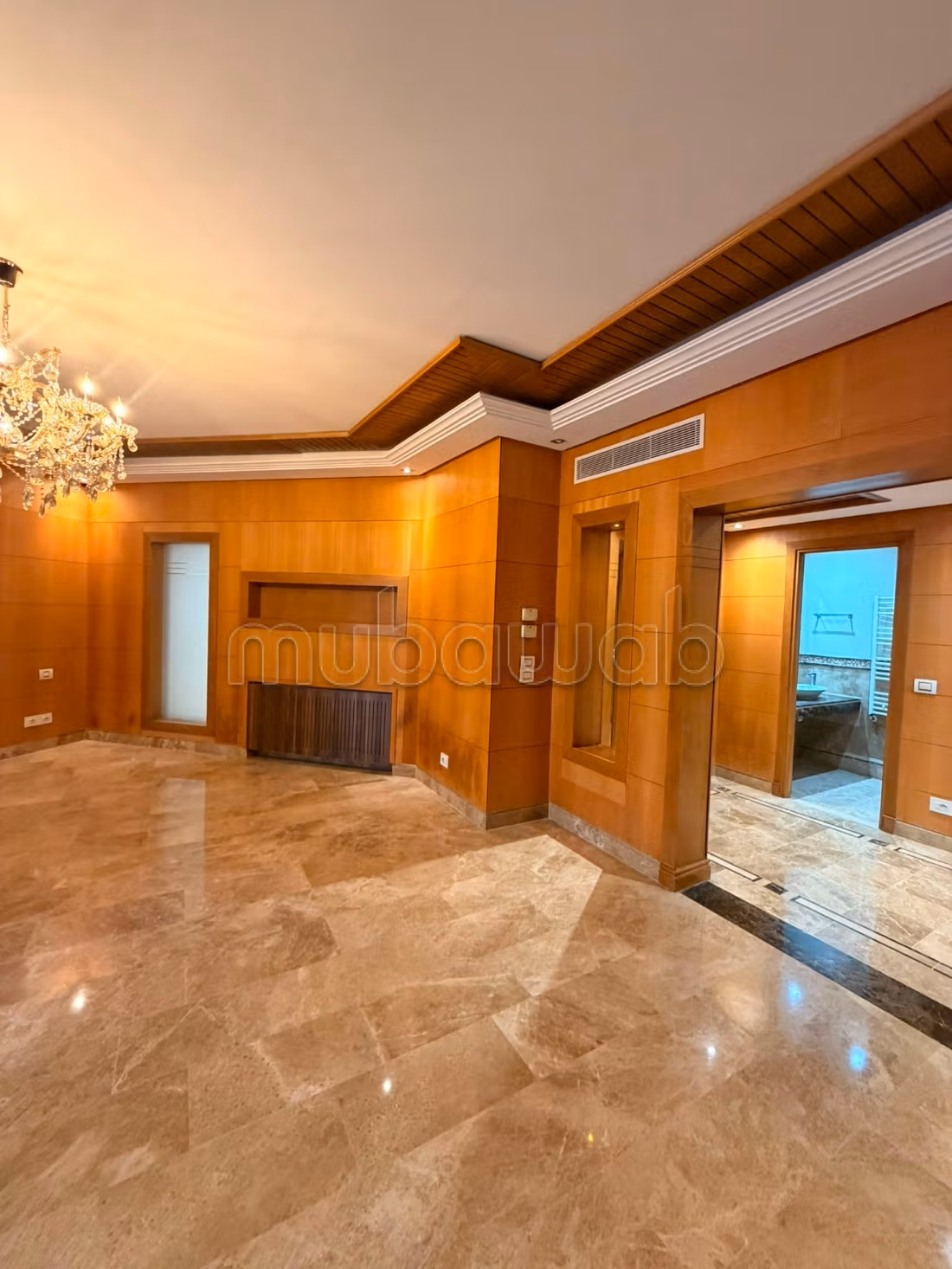 Magnificent apartment with private garden