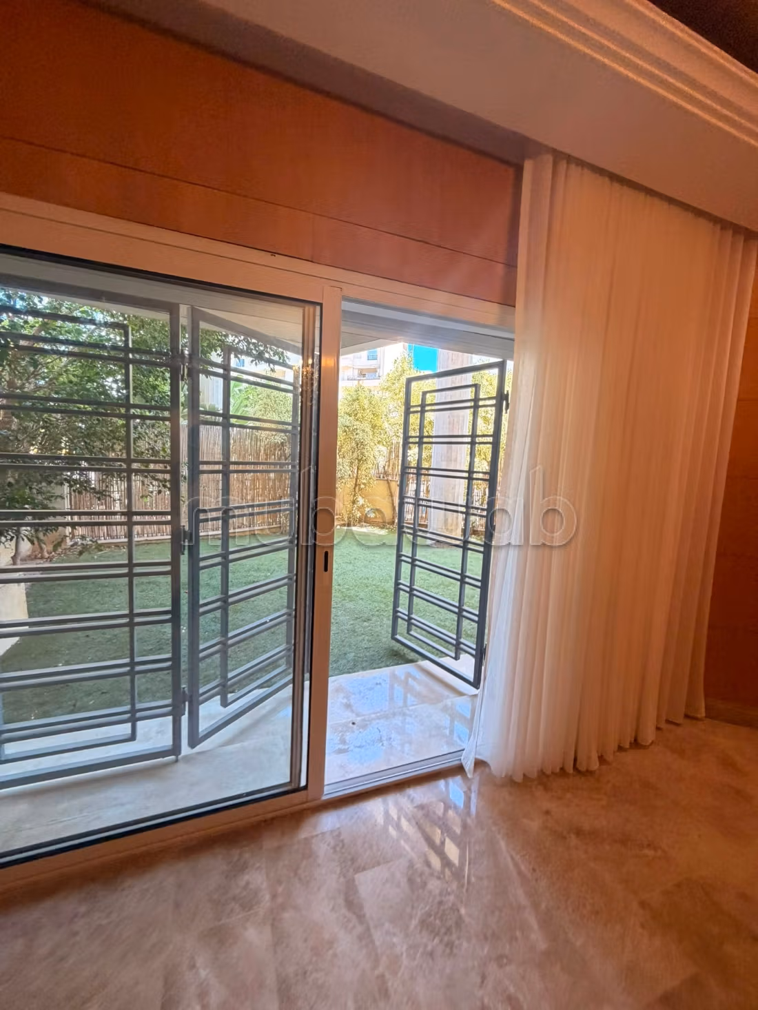 Magnificent apartment with private garden