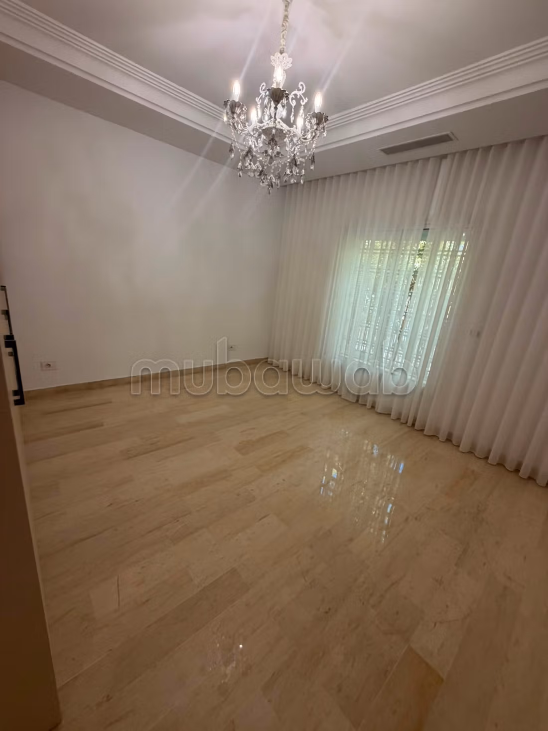 Magnificent apartment with private garden