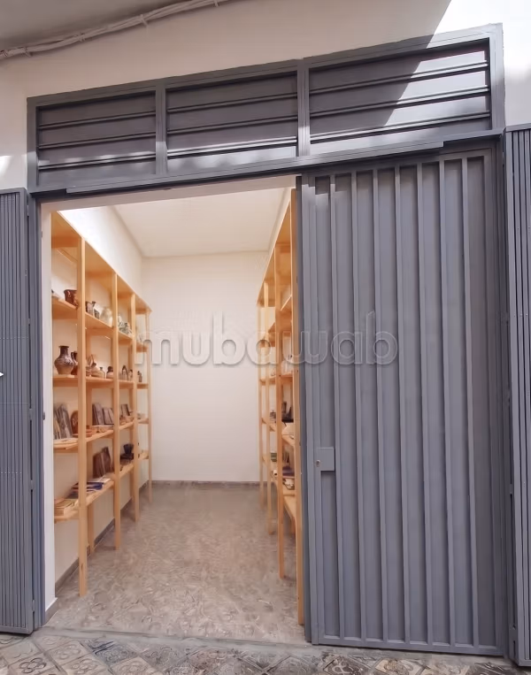 Local comercial titulado y renovado Oulfa 19m² Mezz