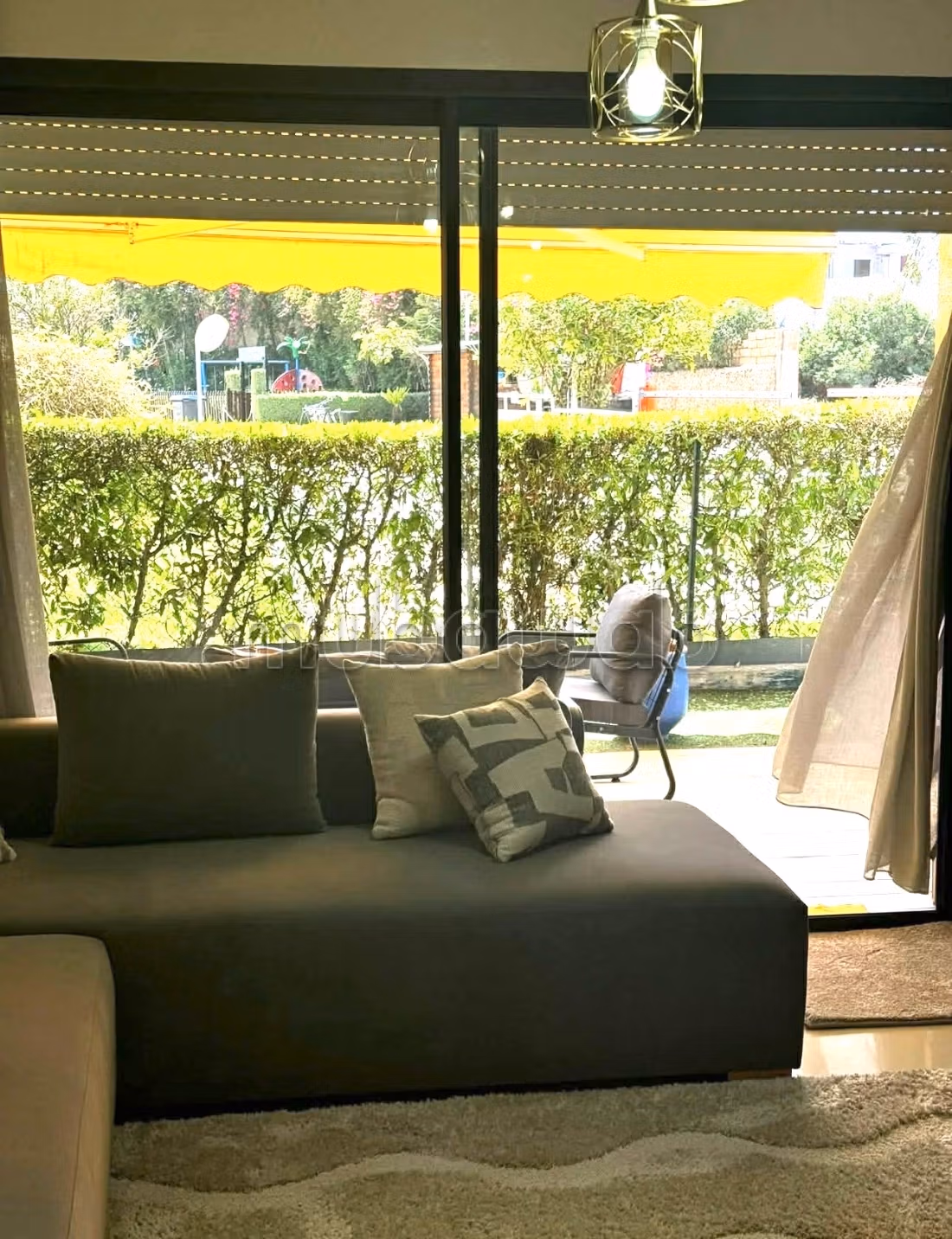 Coquet appartement meublé RDJ