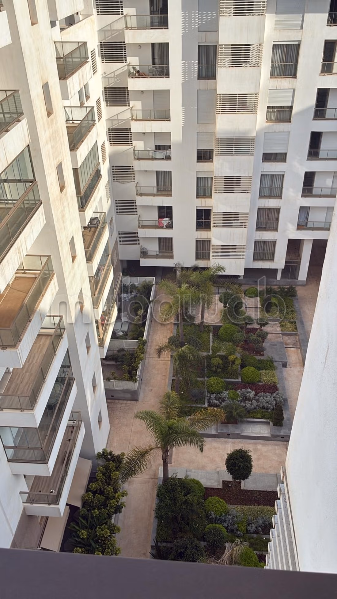 Appartement neuf et moderne avec piscine – Ain Diab Extension — 5