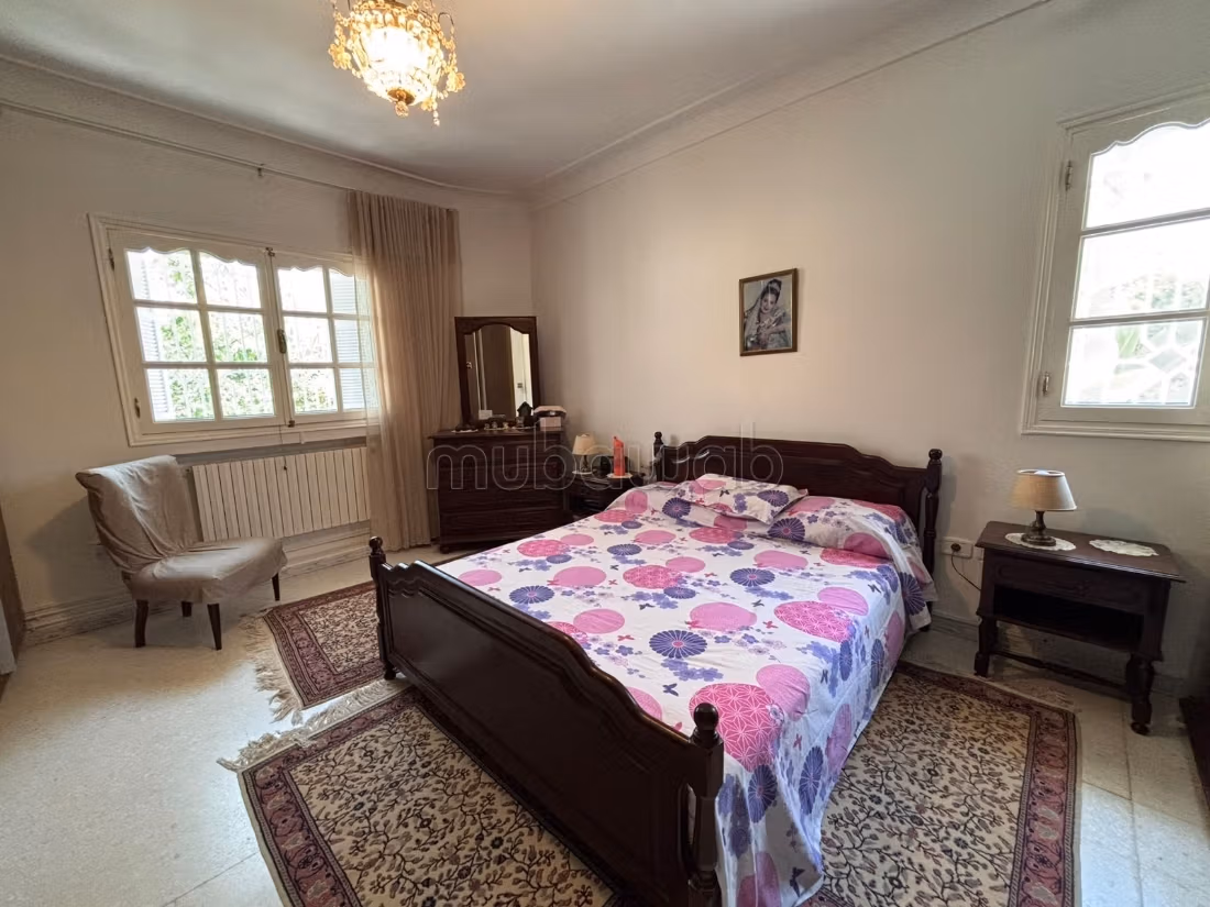 In vendita una villa in S3 a Cité El Ghazala