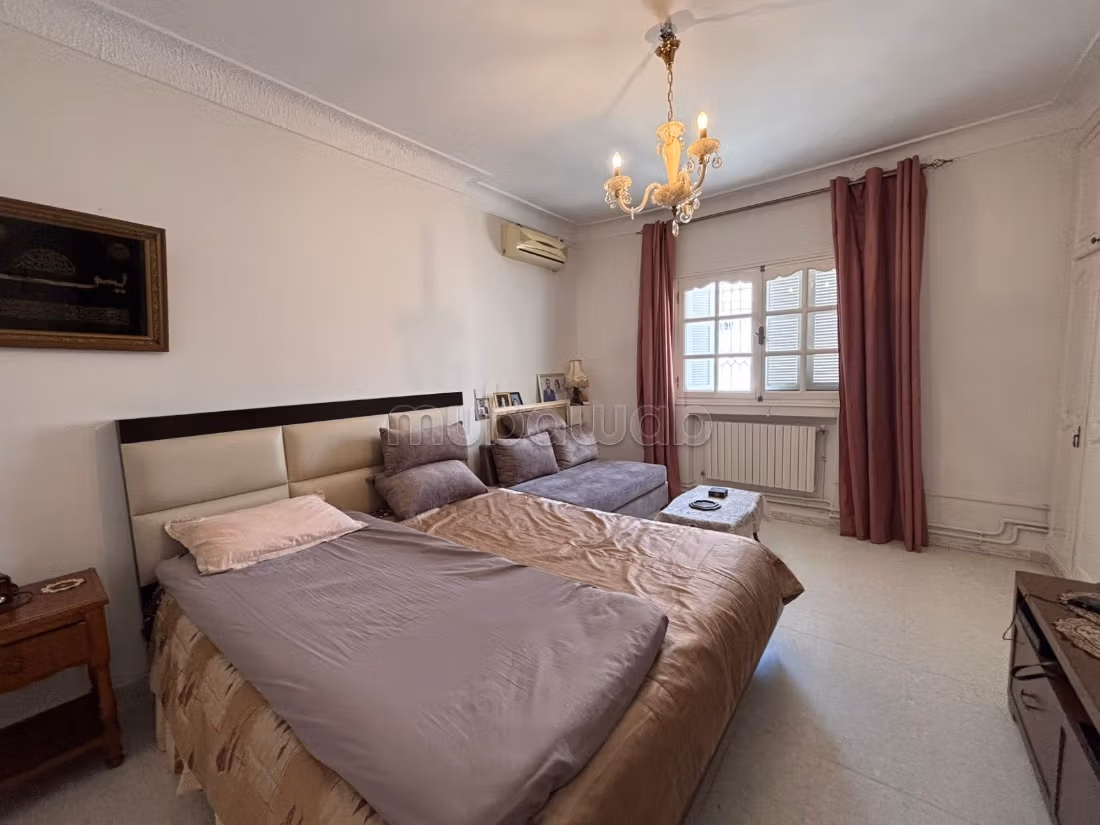 In vendita una villa in S3 a Cité El Ghazala