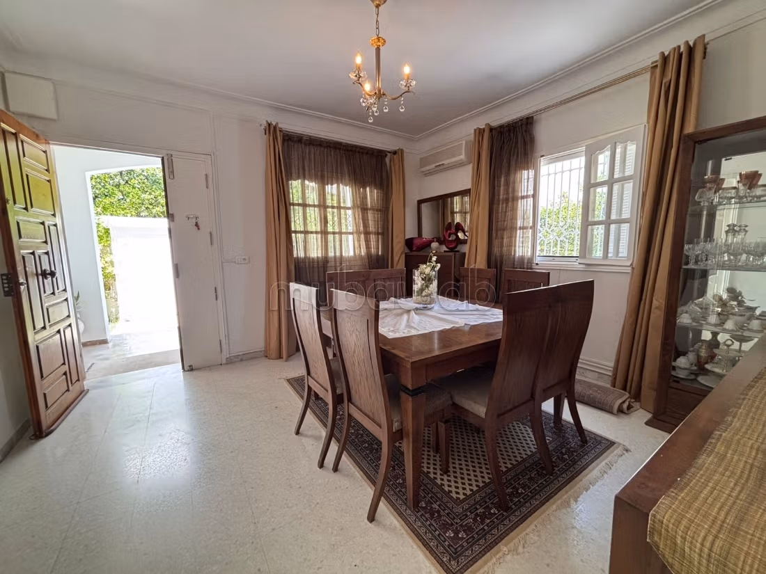 In vendita una villa in S3 a Cité El Ghazala